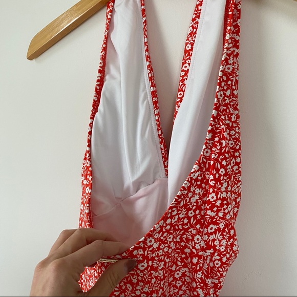 Michael Kors Floral Deep V-Twist Halter One-Piece - Picture 9 of 13